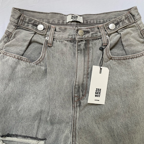 NWT ZeeGeeWhy Women’s Gray Super High Rise Loose Jeans Size 28 waist - Picture 3 of 8
